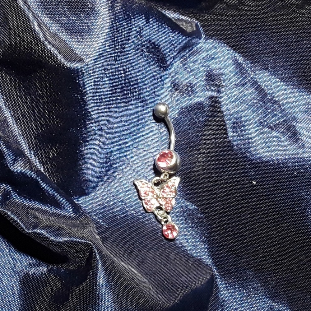 BELLY BUTTON HANGING BUTTERFLY